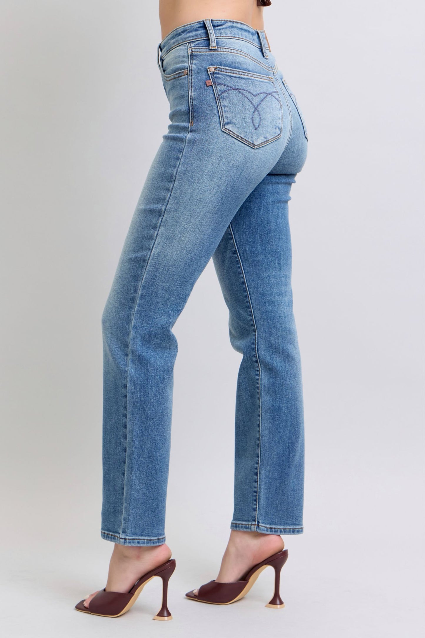 Judy Blue Vintage Medium Washed Ziper Fly Thermal Lining Straight Denim Jeans