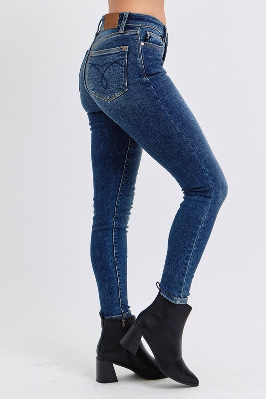 Judy Blue Mid Rise Waist Thermal Lining Zipper Fly Dark Washe Skinny Denim Jeans