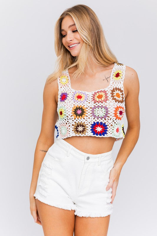 LE LIS Square Neck Crochet Floral Design Sleeveless Cropped Top