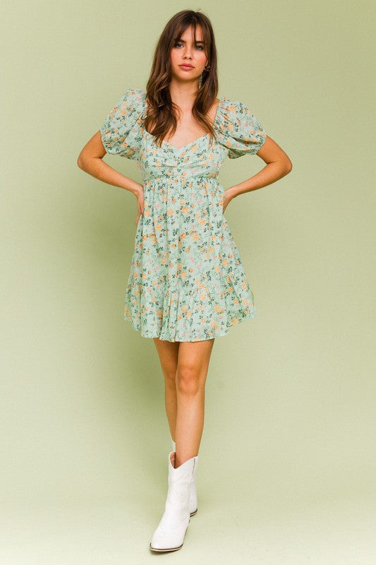 LE LIS Floral Print Short Sleeves Sweetheart Neckline Tiered Mini Dress