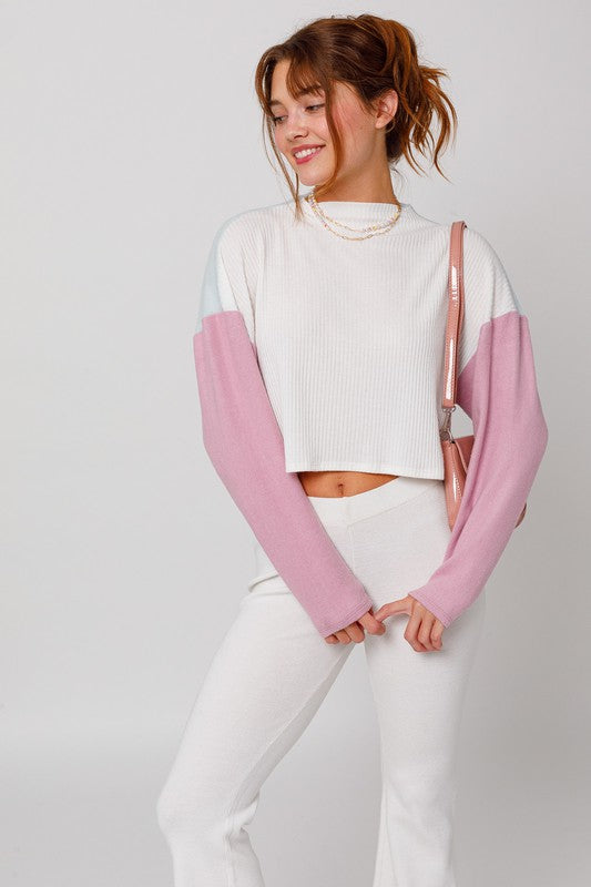 LE LIS Contrast Design Long Sleeves Mock Neck Cropped Top