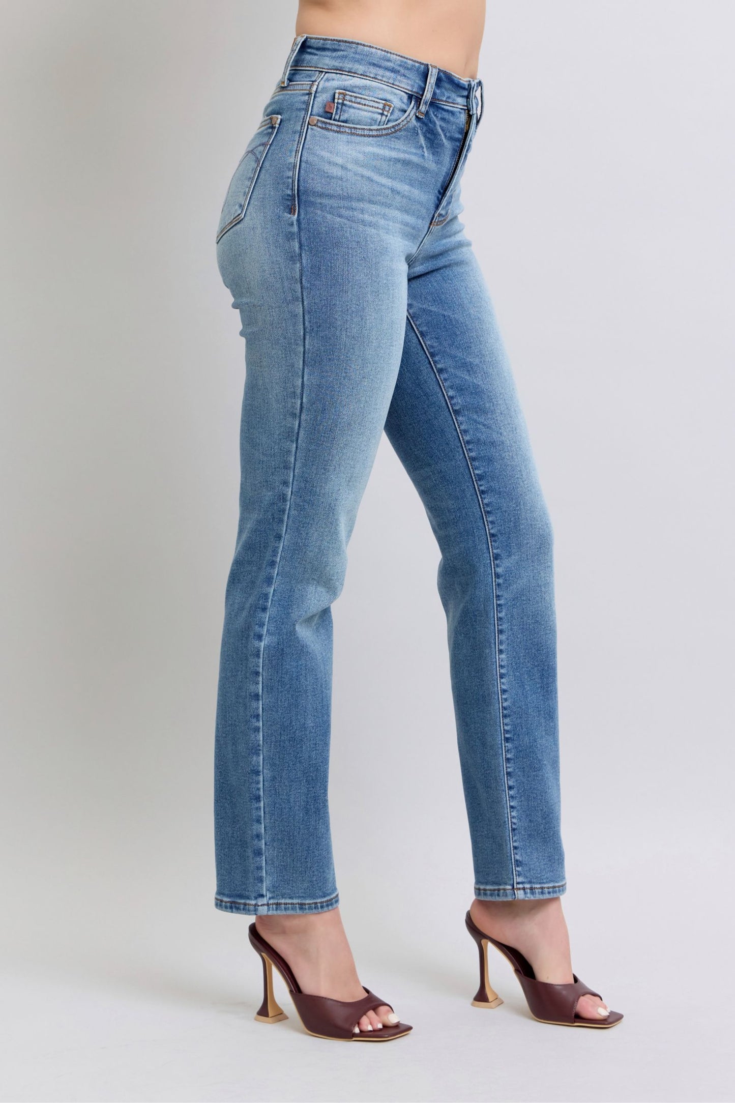 Judy Blue Vintage Medium Washed Ziper Fly Thermal Lining Straight Denim Jeans