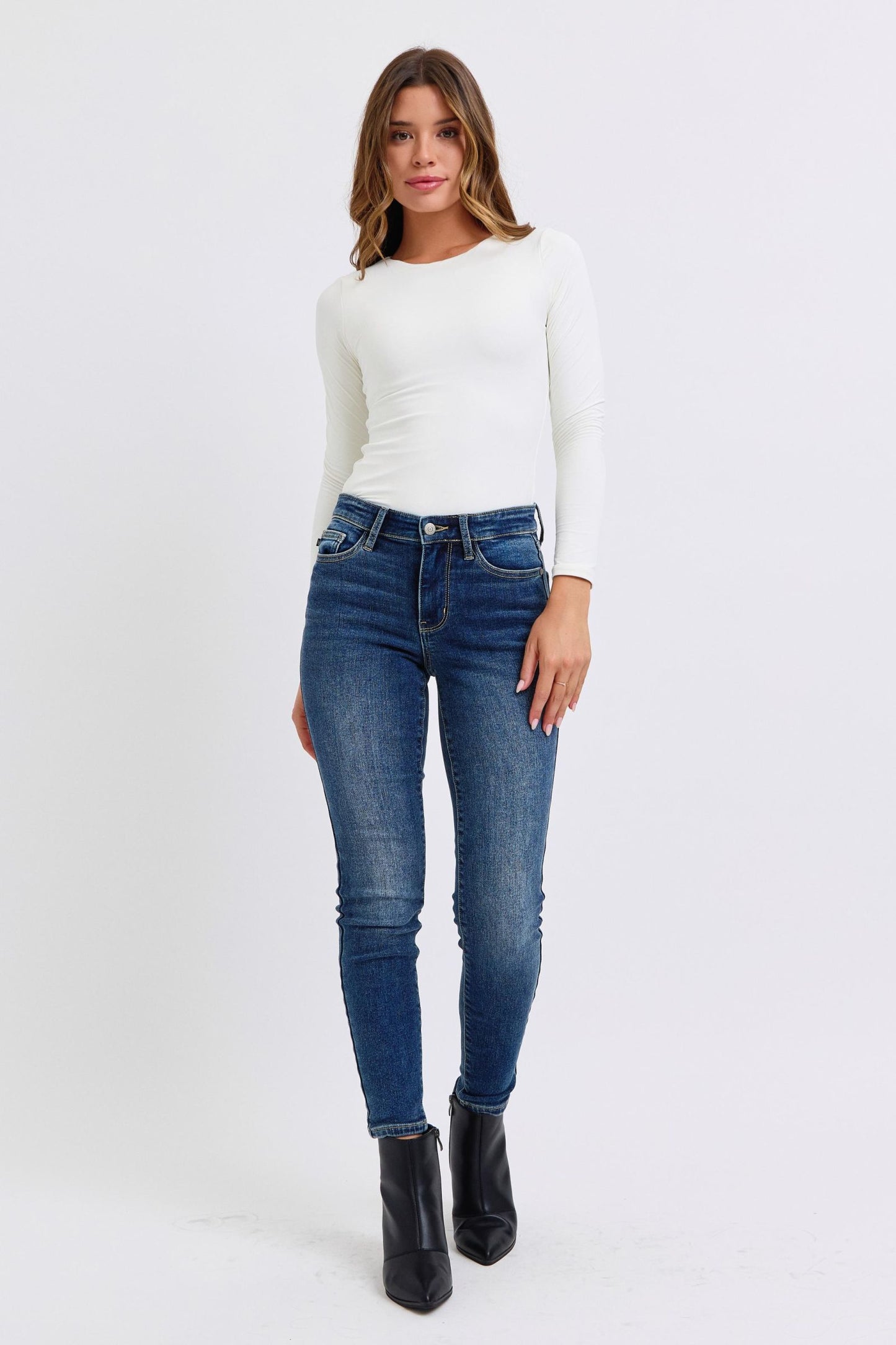 Judy Blue Mid Rise Waist Thermal Lining Zipper Fly Dark Washe Skinny Denim Jeans