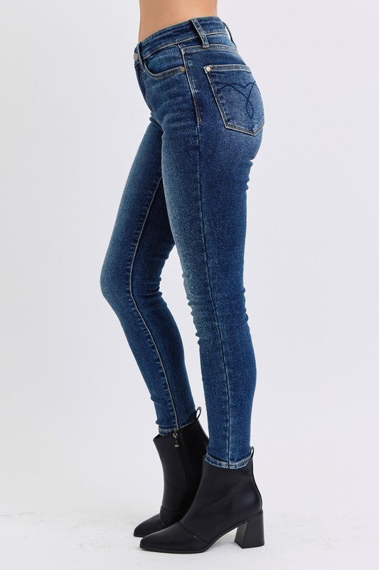 Judy Blue Mid Rise Waist Thermal Lining Zipper Fly Dark Washe Skinny Denim Jeans