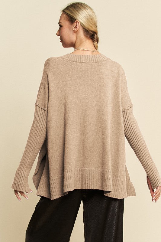 Davi & Dani Ribbed Side Slit V-Neck Sweater | Tan