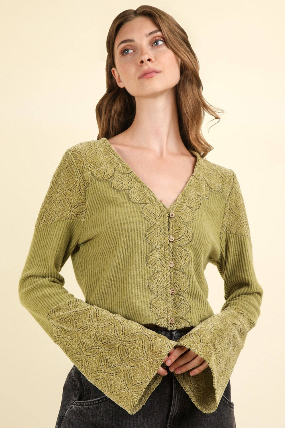 VERY J V-Neck Contrast Lace Detail Button Down Crop Ribbed Knit Top | Olive