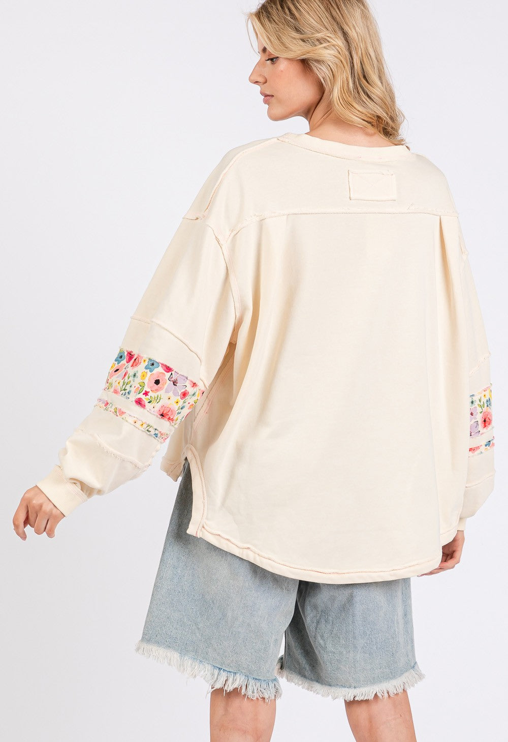 SAGE + FIG Daisy Patch Applique Long Sleeves Relaxed Fit Sweatshirt | Cream