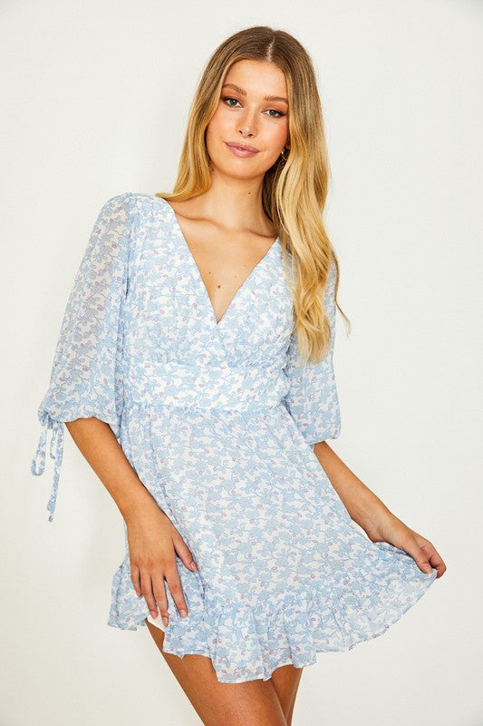 ONE & ONLY Chifon Floral Print 3/4 Sleeves V-Neck Babydoll Mini Dress in Blue