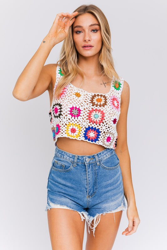 LE LIS Square Neck Crochet Floral Design Sleeveless Cropped Top