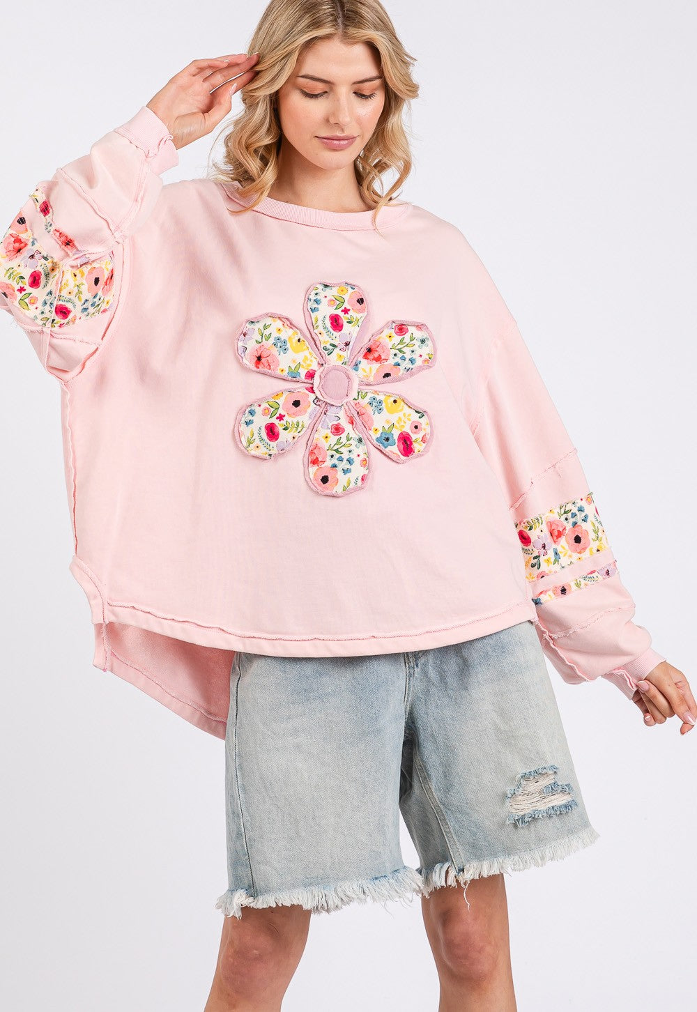 SAGE + FIG Daisy Patch Applique Long Sleeves Relaxed Fit Sweatshirt | Blush