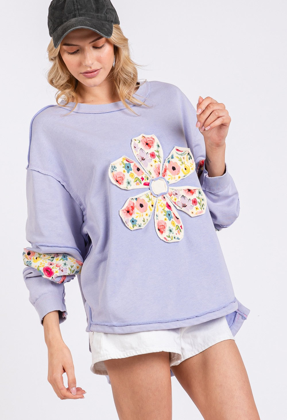 SAGE + FIG Daisy Patch Applique Long Sleeves Relaxed Fit Sweatshirt | Lavender