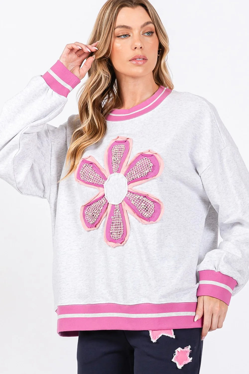 Threaded Pear Caroline Flower Patchwork Crew Neck Long Sleeves Sweatshirt | Gray