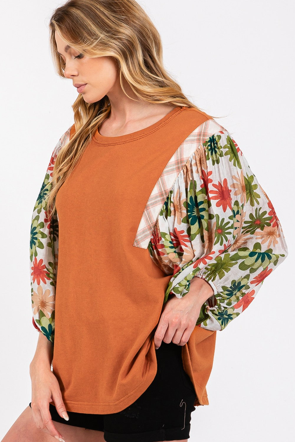 SAGE + FIG Floral Printed Balloon Sleeves Contrast Round Neck Knit Top | Caramel