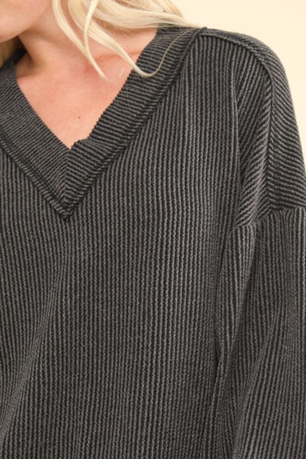 VERY J Two Tone Ribbed V-Neck Exposed Seam Oversized Double Knit Top | Charcoal