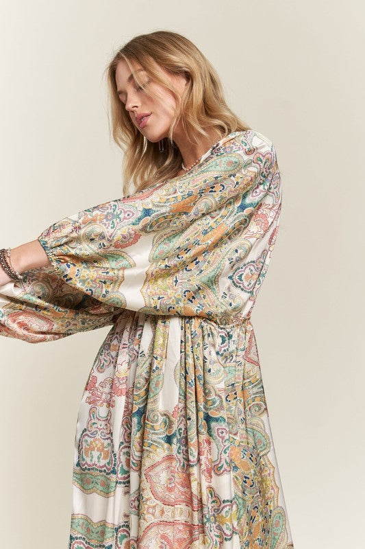 ADORA Boho Printed V-Neck Batwing Sleeves Side Pockets Maxi Dress | Light Green