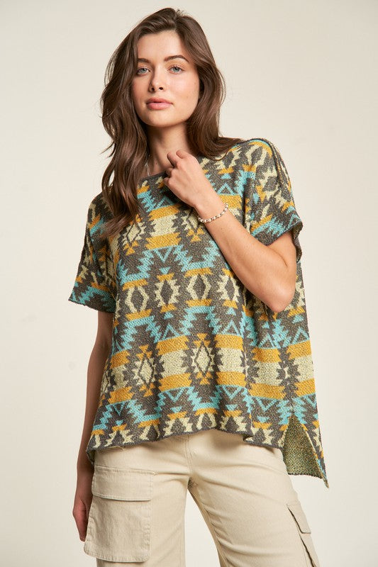 Davi & Dani High-Low Geometric Print Crew Neck Short Sleeves Knit Top | Yellow