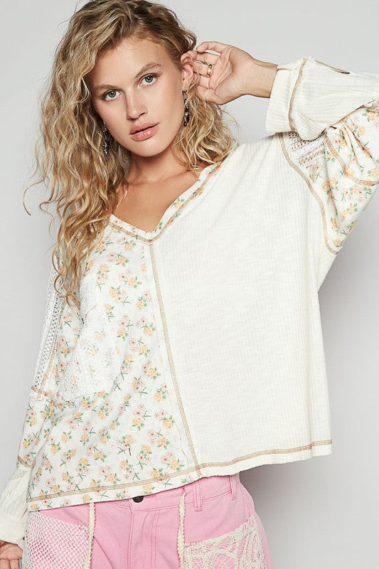 POL Floral Print Contrast Crochet Patch Front Pocket V-Neck Knit Top | Ivory