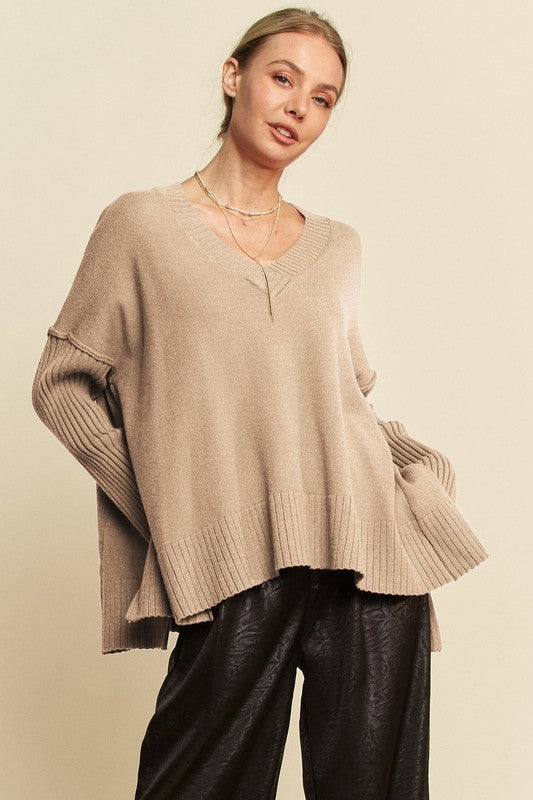 Davi & Dani Ribbed Side Slit V-Neck Sweater | Tan