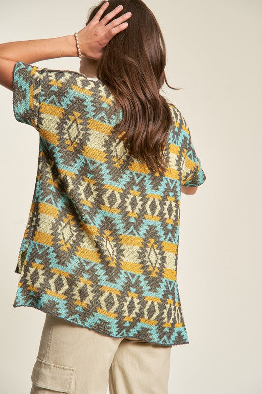 Davi & Dani High-Low Geometric Print Crew Neck Short Sleeves Knit Top | Yellow