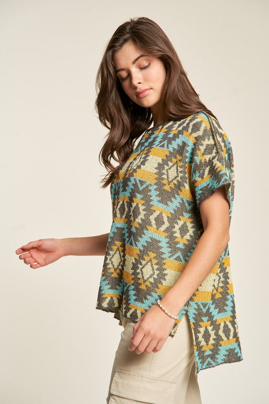 Davi & Dani High-Low Geometric Print Crew Neck Short Sleeves Knit Top | Yellow