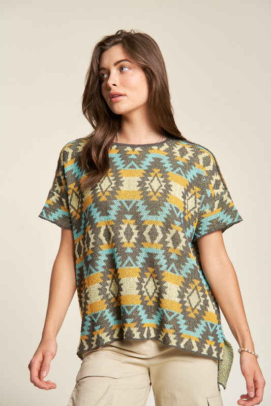 Davi & Dani High-Low Geometric Print Crew Neck Short Sleeves Knit Top | Yellow