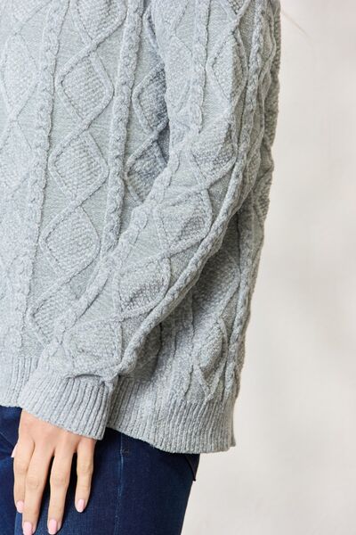 BiBi Long Sleeves Cable Knit Round Neck Pullover Sweater